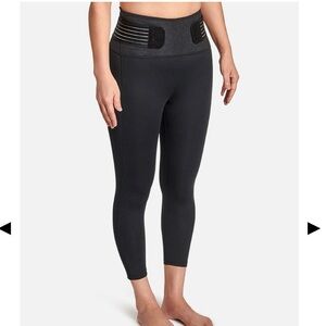 Tommie Copper Black Adjustable Strap 24”Leggings Mid Rise Large NWT